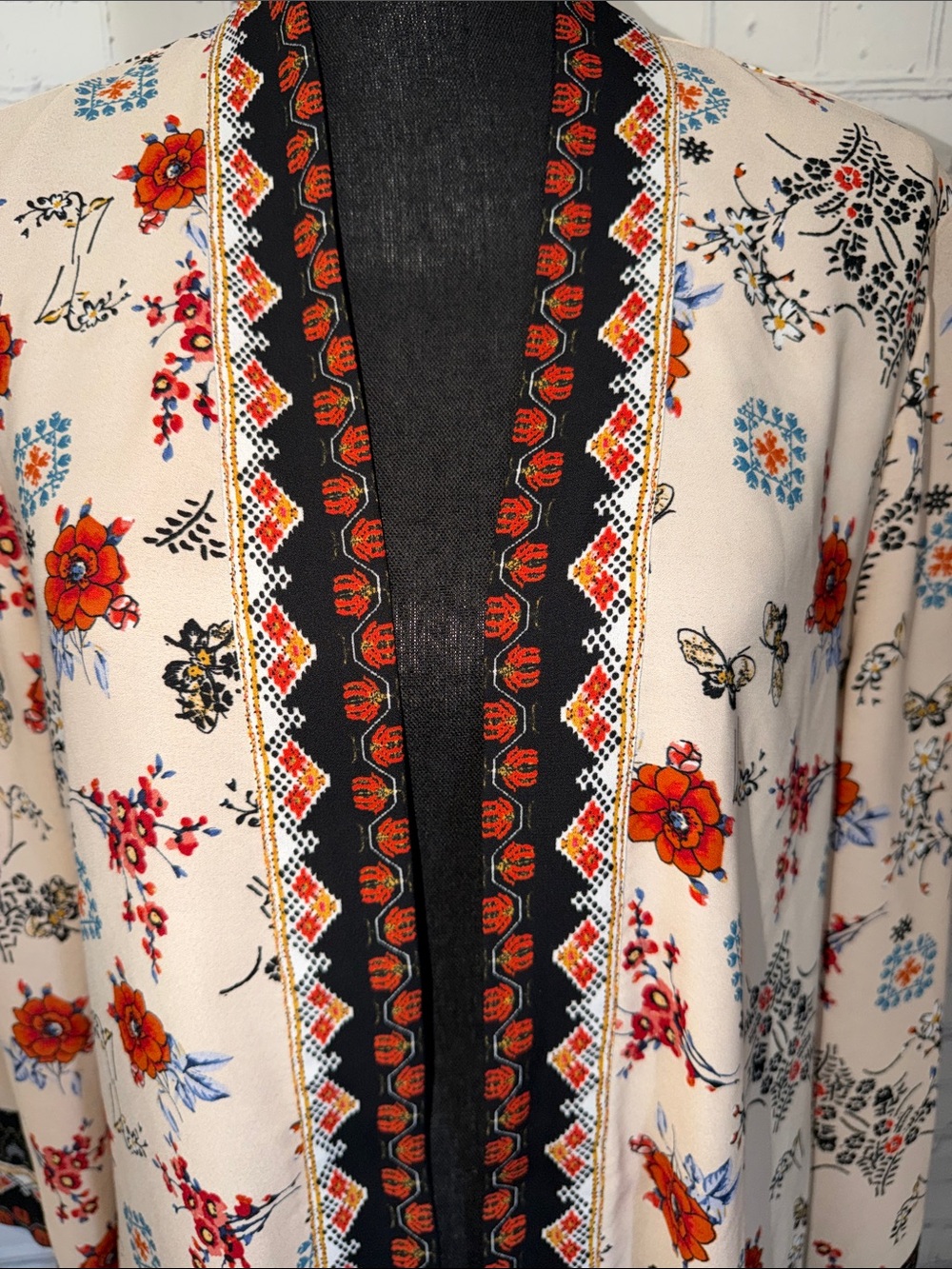EUC Chelsea and Violet Ivory Floral Boho Duster Cardigan with Black Trim. Medium - Picture 2 of 6